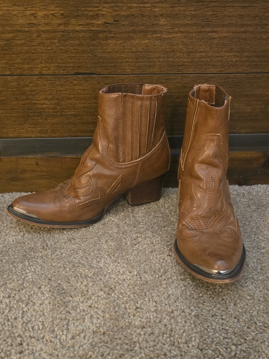 Shoes - Women's Brown Leather Western Ankle Boots -  Sz 6